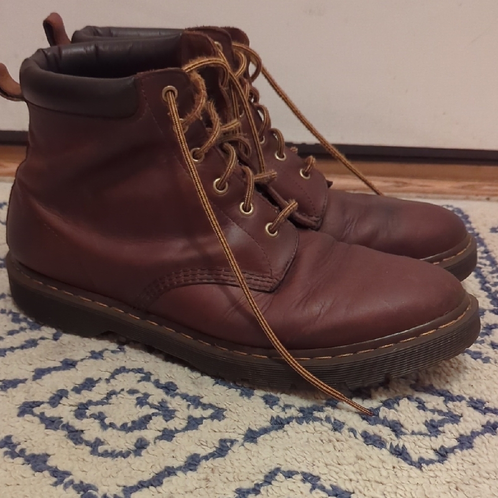 Dr. Martens Brown Leather Boots Rugged Lace-Up Design